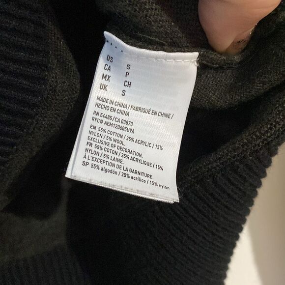 American Eagle VNeck Seriously Soft Dark Green Gray Sweater Size Small - Picture 5 of 6